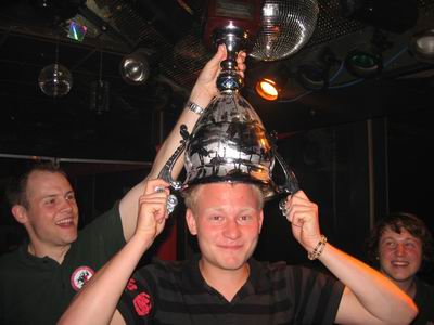 Alex_Pokal_leer