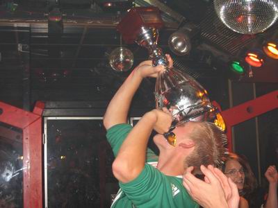 Pokal_leer