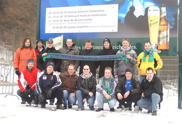 Gruppenfoto_an_der_Schanze (95K)
